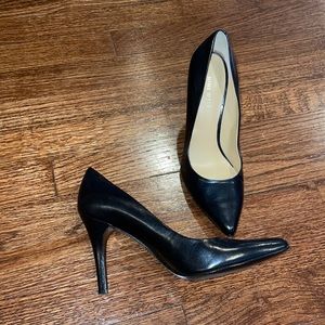 Black size 8 Nine West heels